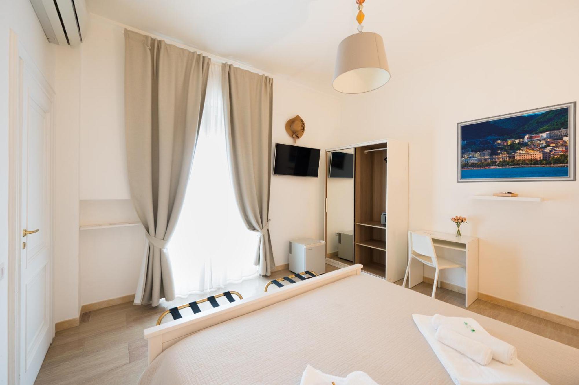 Panoramic Rooms Salerno Exterior foto